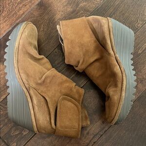 Fly London suede sz 41- 10 great condition booties